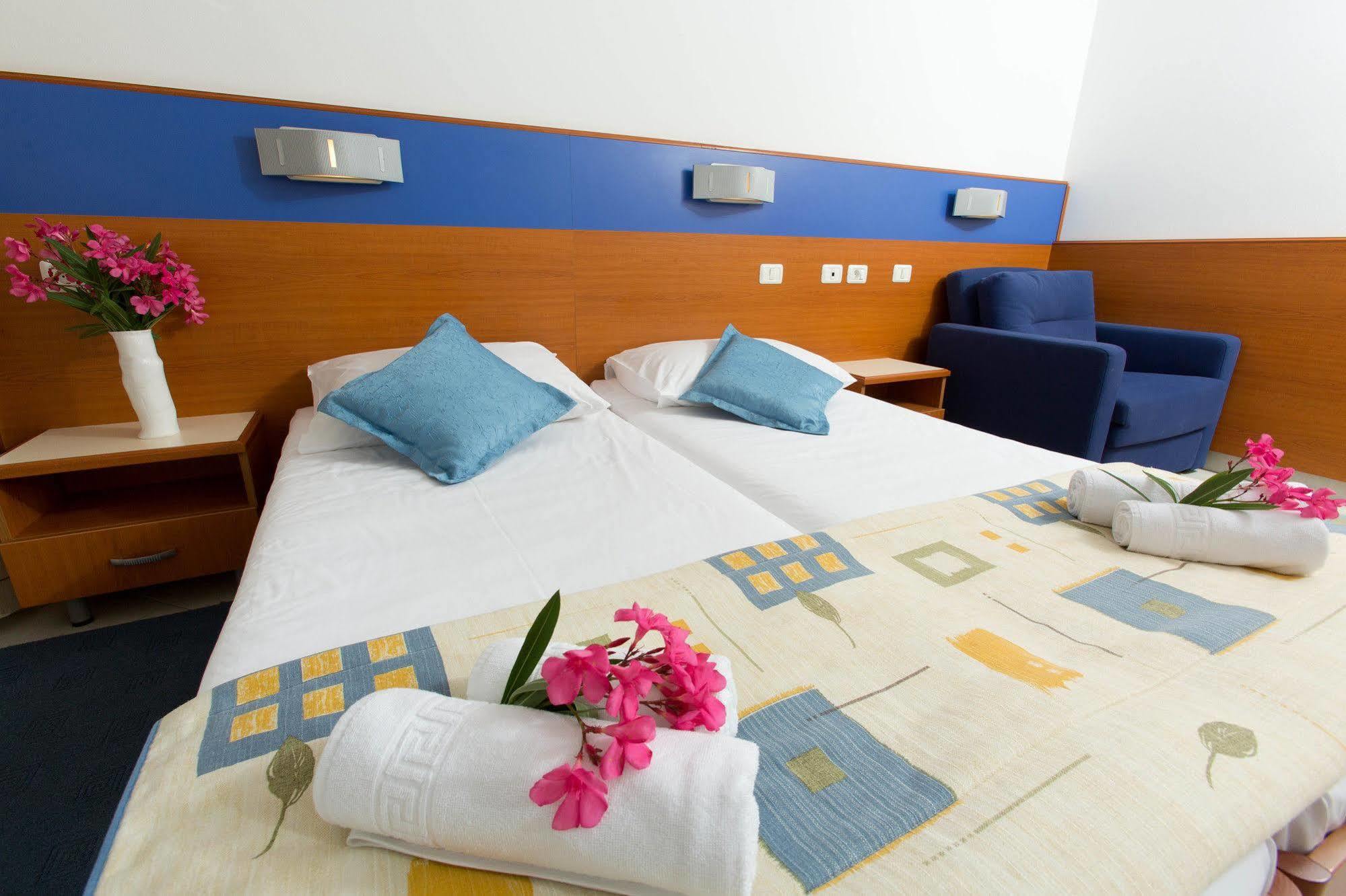 Bor Annex Hotel Ankaran Exterior photo